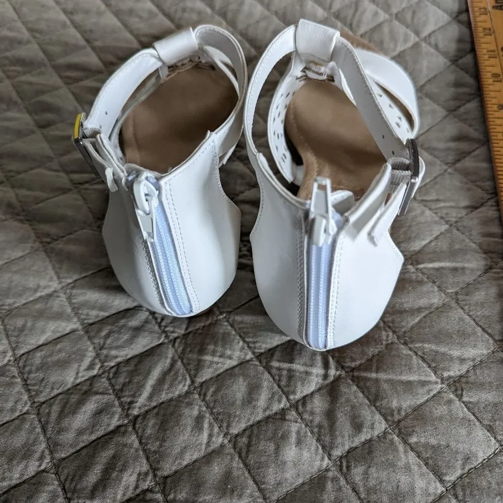St John's bay white gladiator sandals size 8